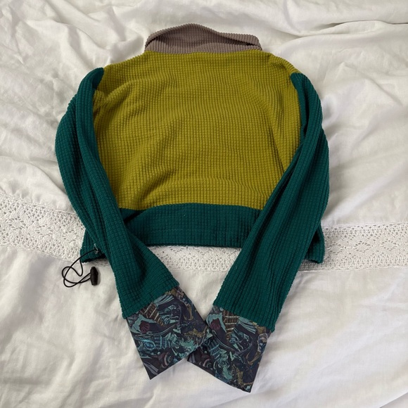 Youer Chill Top XS long sleeve fleece top sweatshirt 1/4 zip green tan cropped - Picture 7 of 7